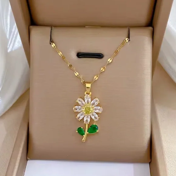 Daisy Gold Green Floral Crystal Necklace - Picture 1 of 4